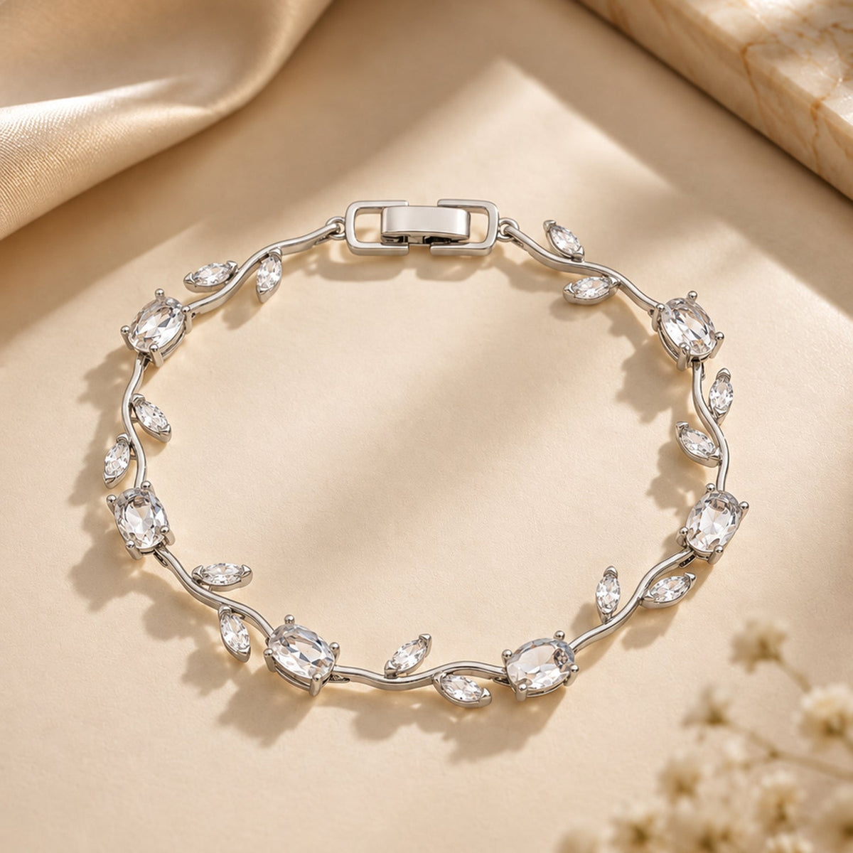 Sparkling Essentials Tulip Vine Bracelet
