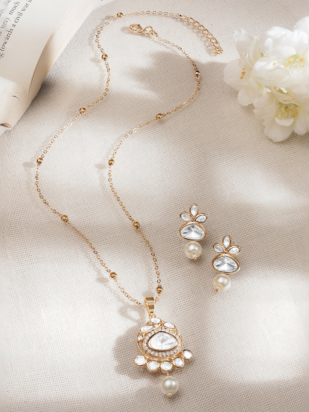 Kundan Pearl Glow Necklace Set