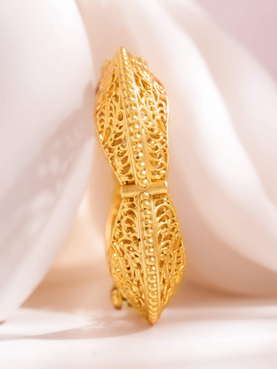 Golden Lacework Openable Bracelet