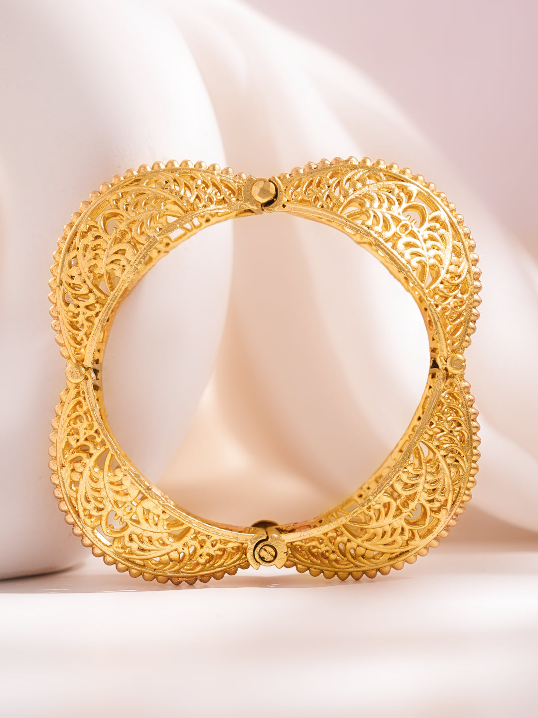 Golden Lacework Openable Bracelet