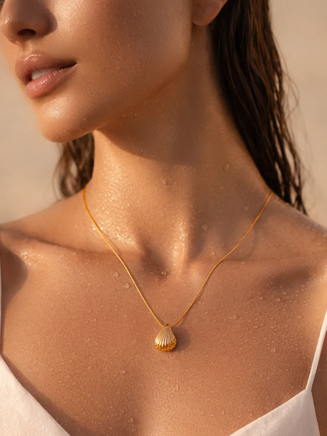 Demi Fine 18K Gold Plated Stainless steel Shell Pendant Snake Chain Necklace