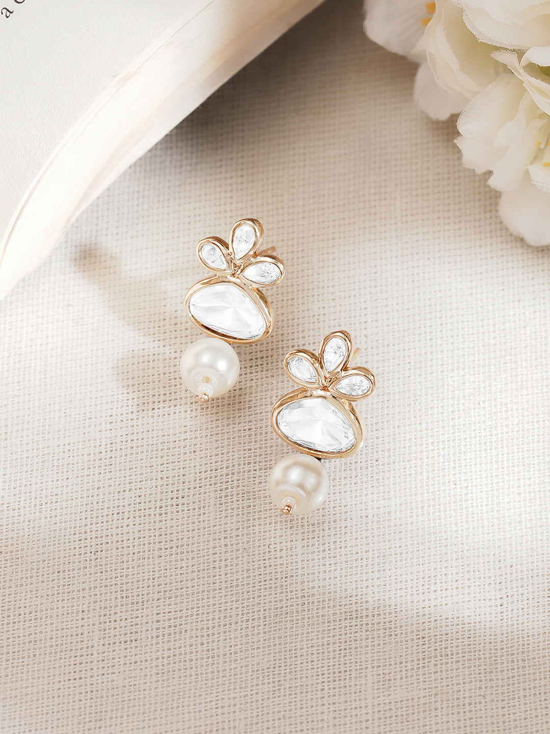 Kundan Pearl Glow Necklace Set