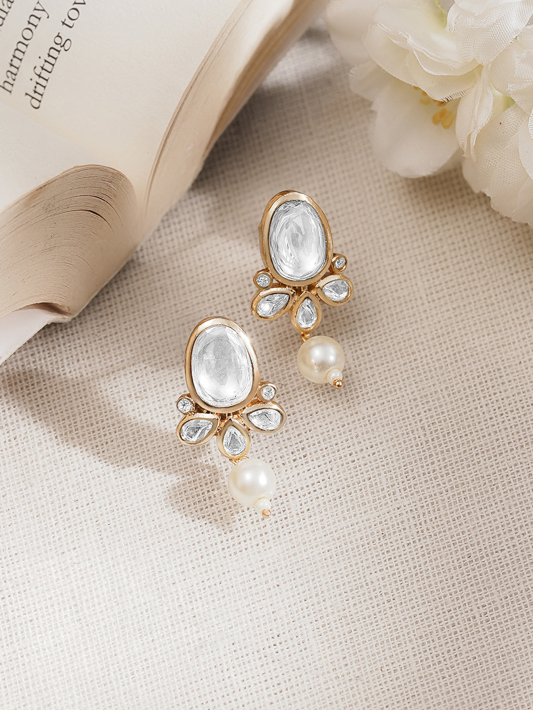 Moon Glow Kundan Pendant Set