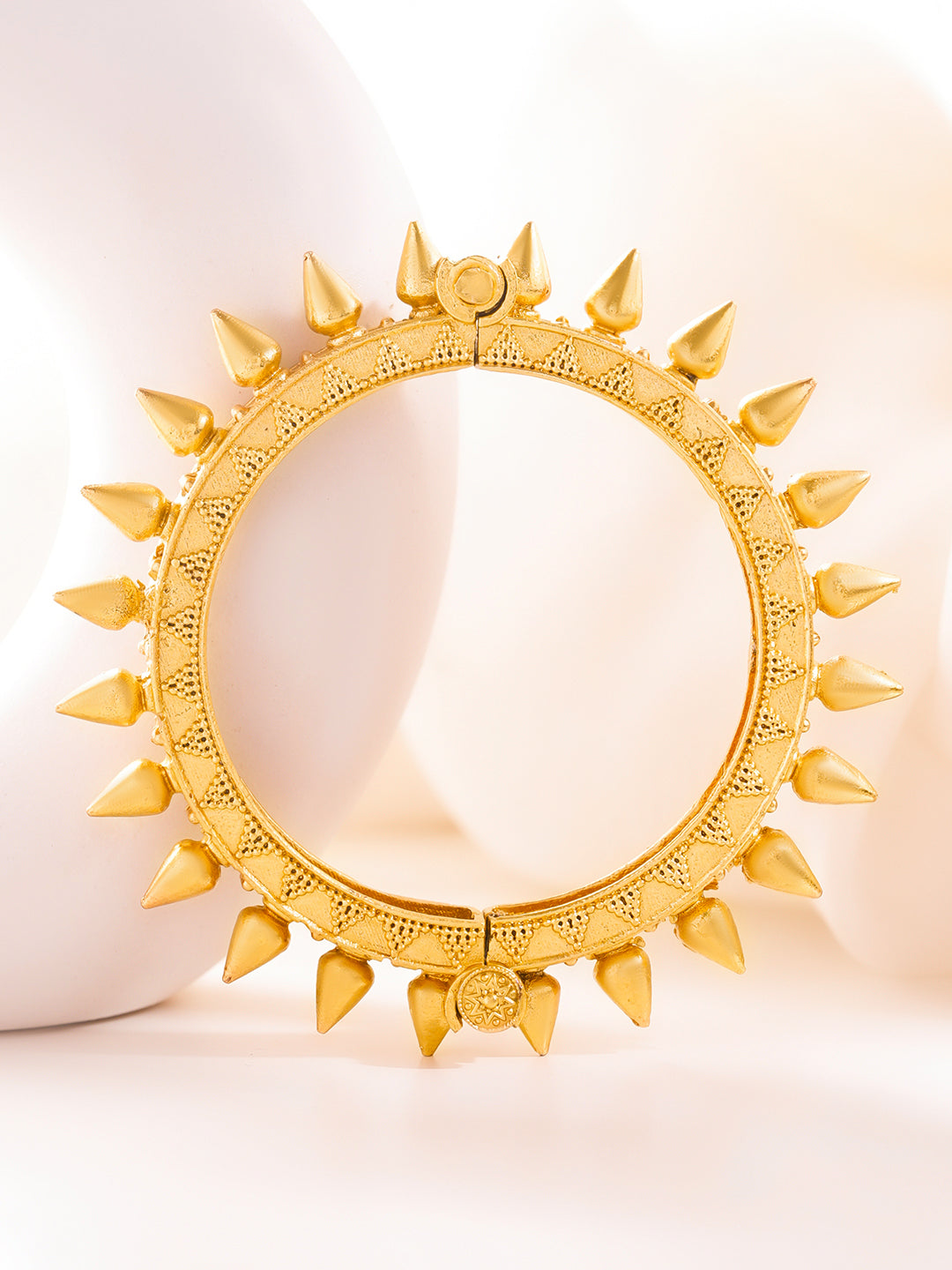 Tribal Spike Gold Statement Kada