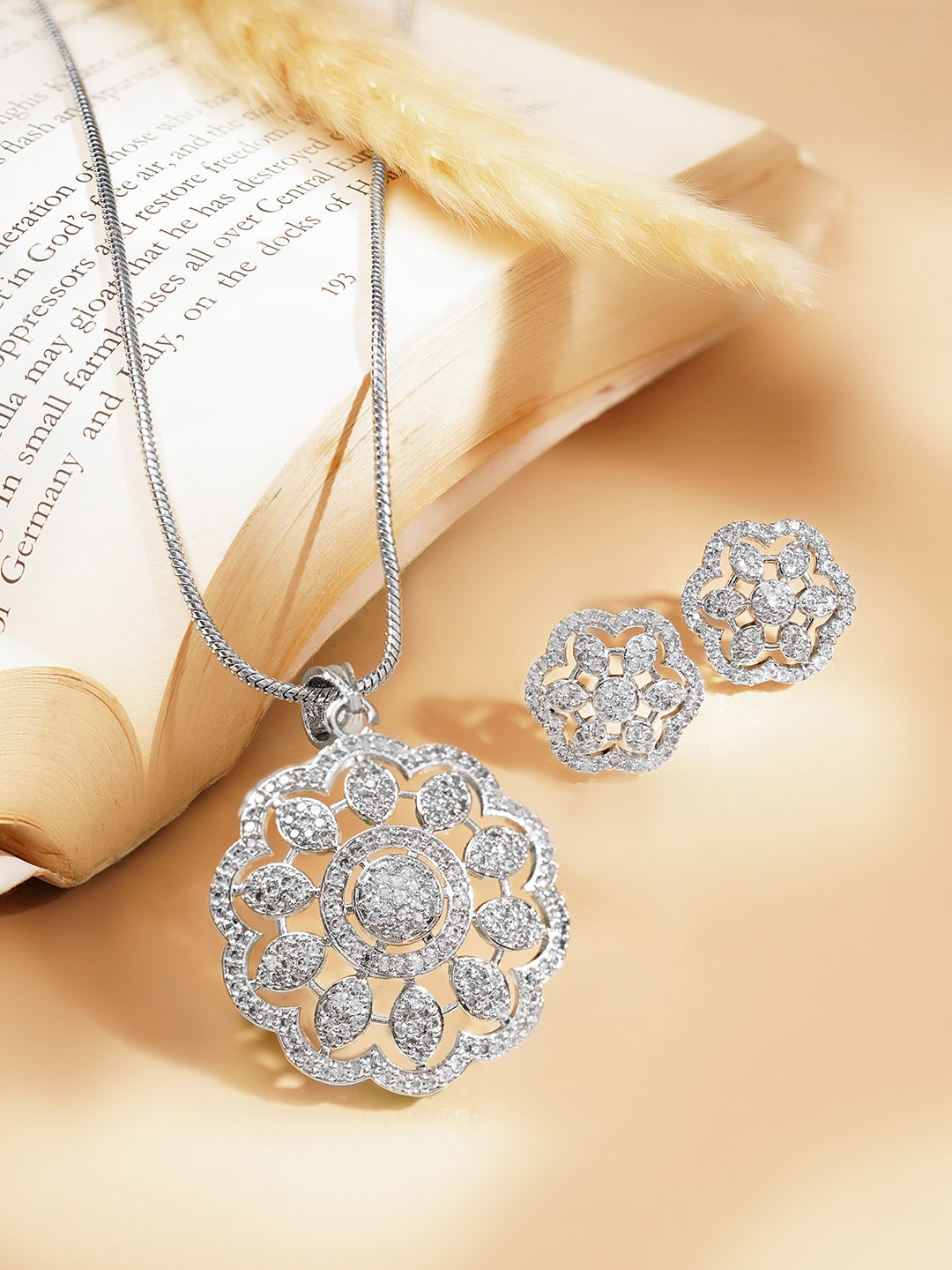 Everyday Bloom Sparkle Pendant Set