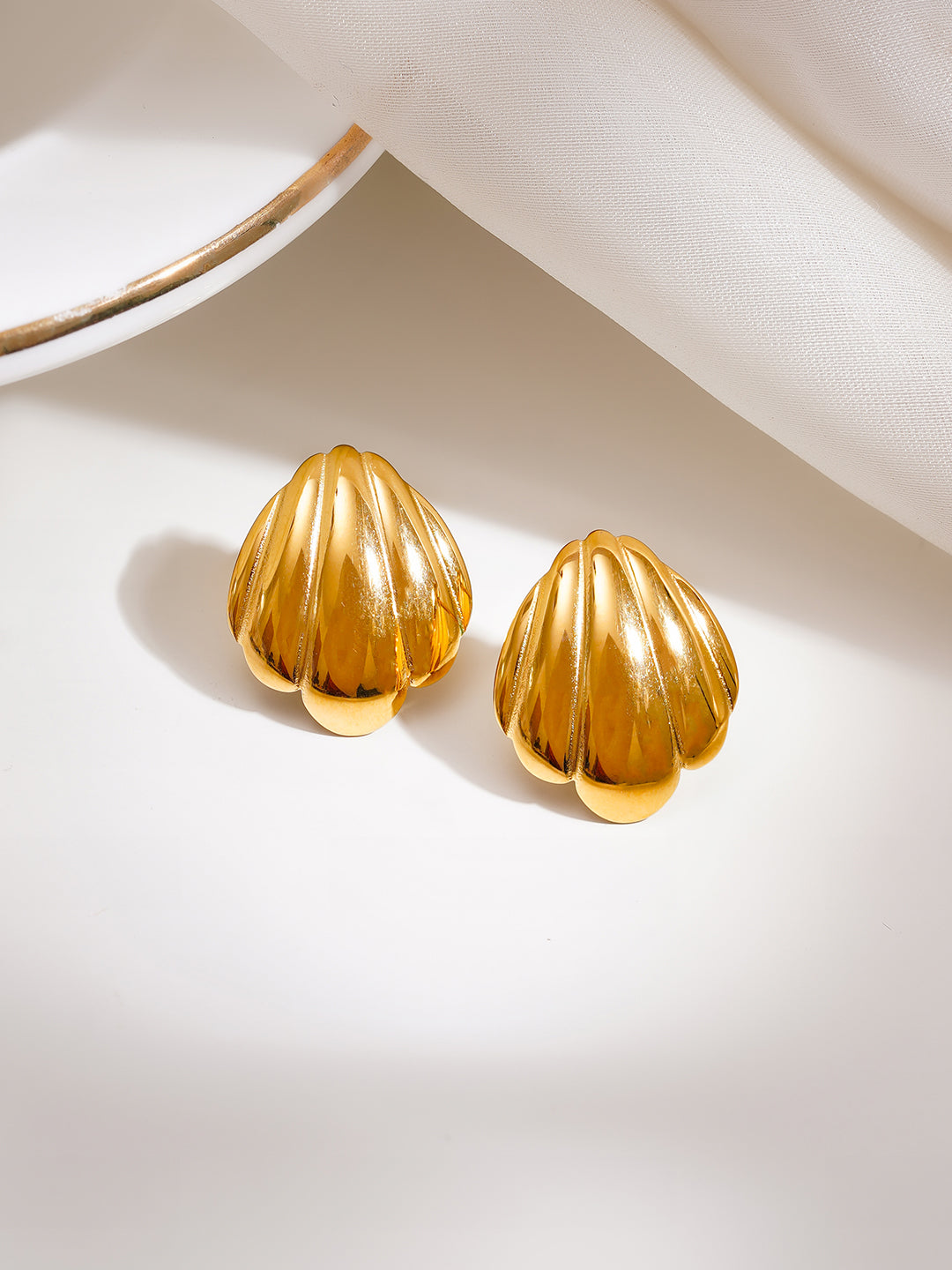Demi Fine 18K Gold Plated Stainless steel Shell Curve Stud Earrings