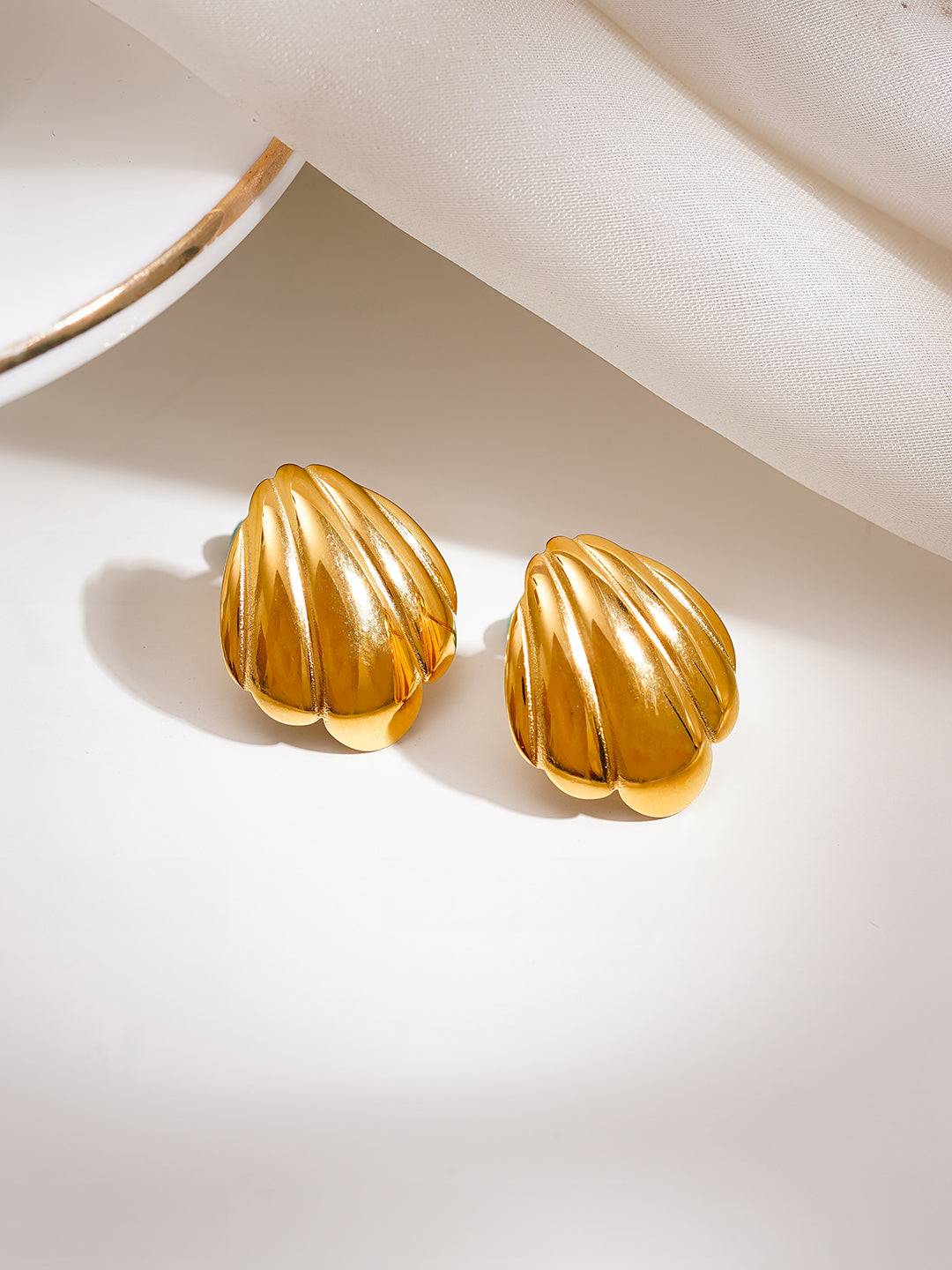 Demi Fine 18K Gold Plated Stainless steel Shell Curve Stud Earrings
