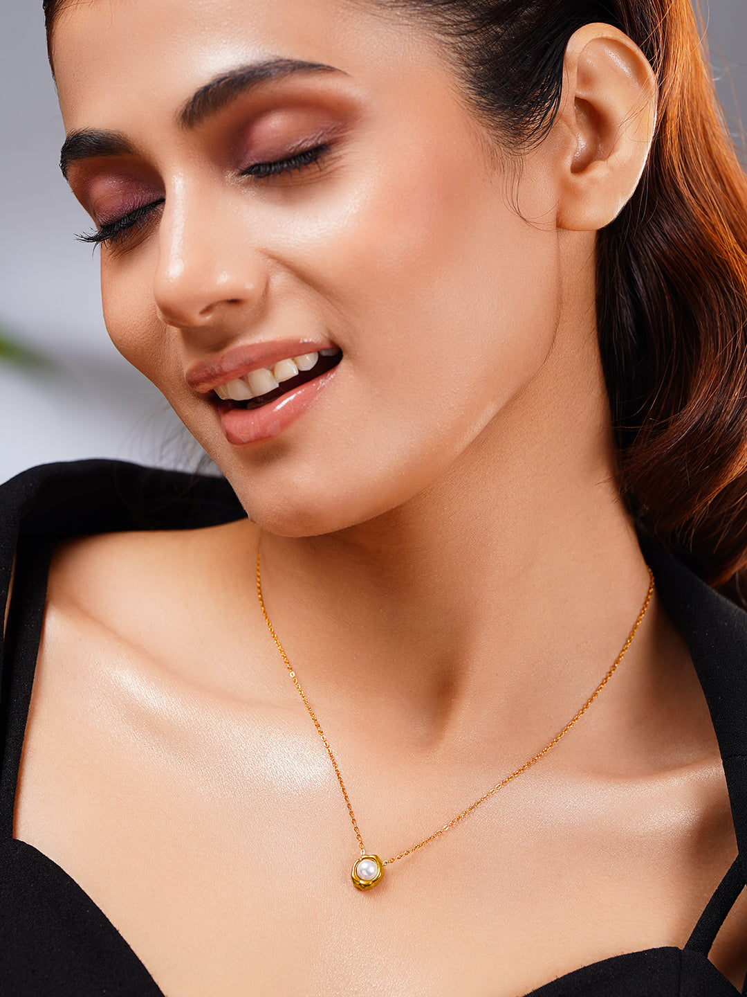 Demi Fine 18K Gold Plated Stainless steel Pearl Glow Pendant Chain