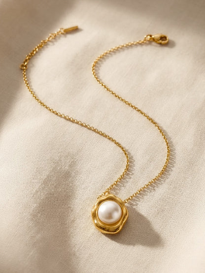 Demi Fine 18K Gold Plated Stainless steel Pearl Glow Pendant Chain