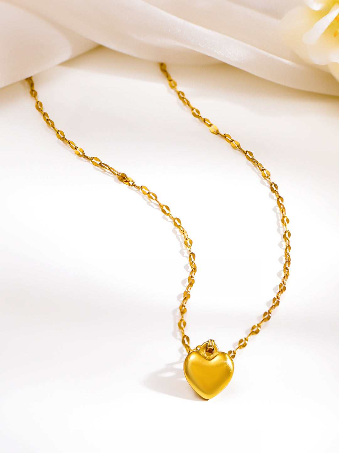 Demi Fine 18K Gold Plated Stainless steel Twisted Chain Heart Pendant Necklace