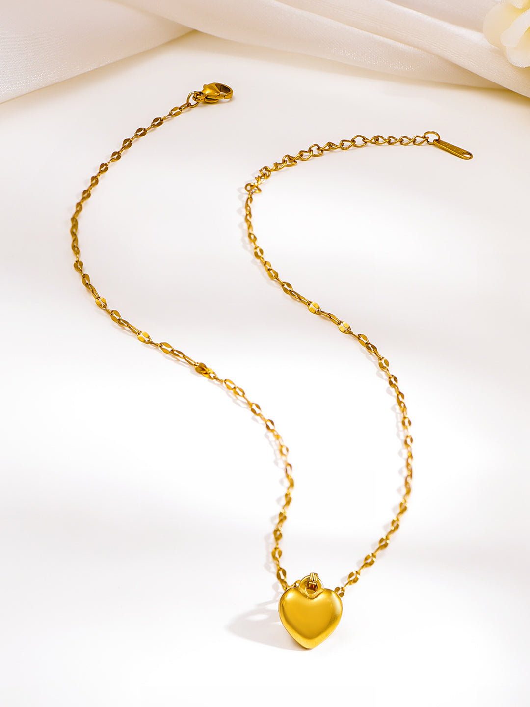 Demi Fine 18K Gold Plated Stainless steel Twisted Chain Heart Pendant Necklace