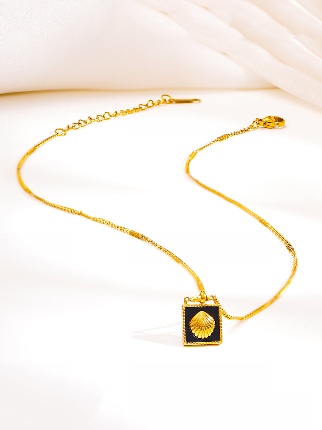 Demi Fine 18K Gold Plated Stainless steel Enamel Shell Pendant Chain Necklace