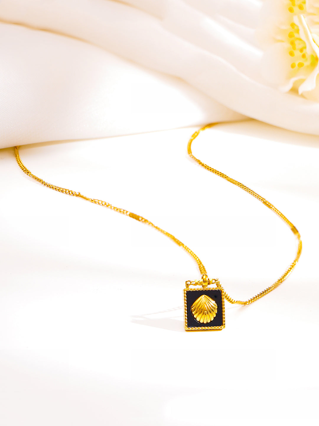 Demi Fine 18K Gold Plated Stainless steel Enamel Shell Pendant Chain Necklace