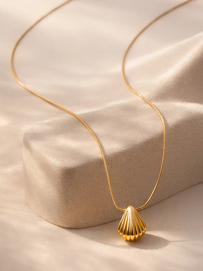 Demi Fine 18K Gold Plated Stainless steel Shell Pendant Snake Chain Necklace