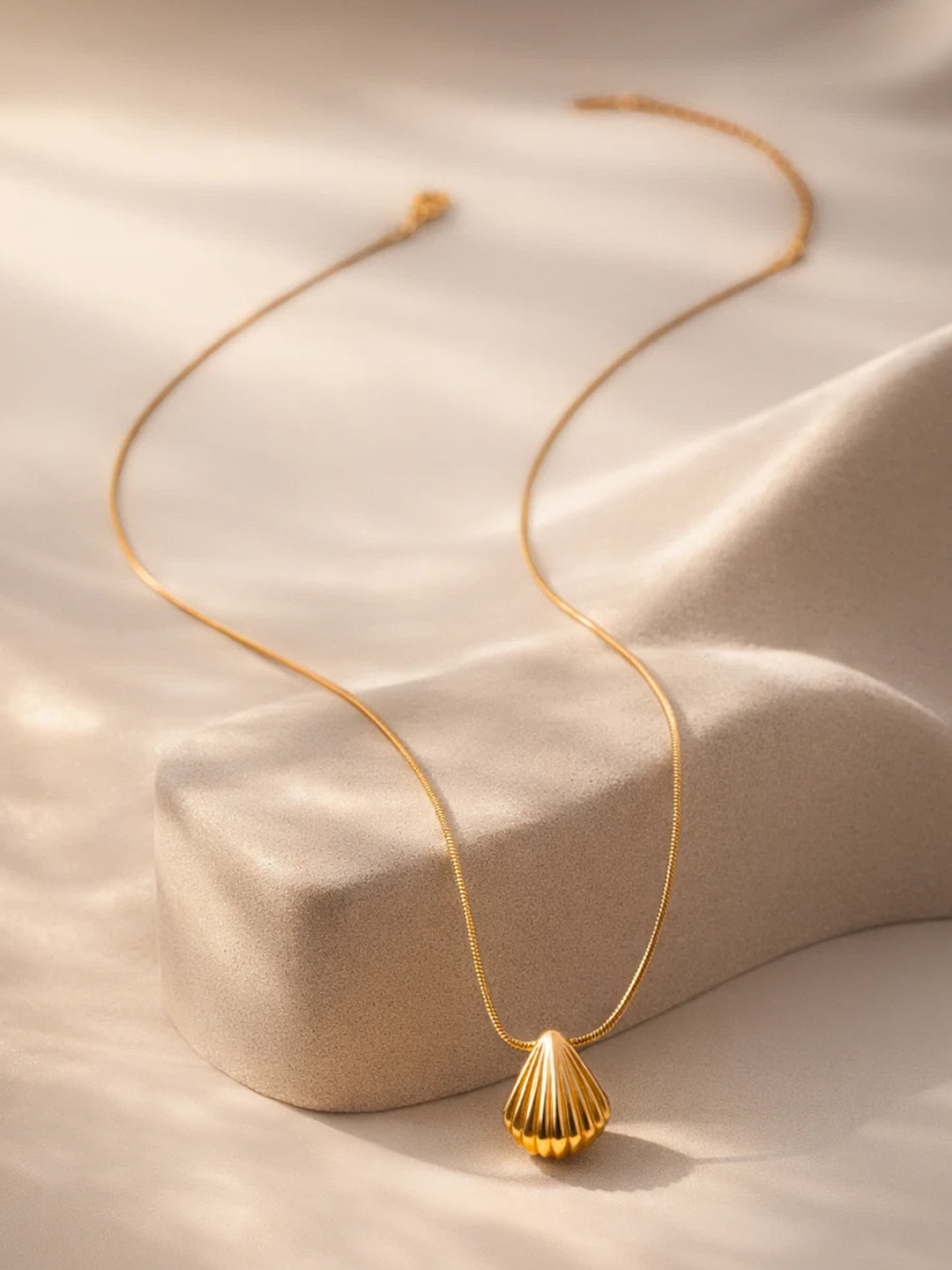 Demi Fine 18K Gold Plated Stainless steel Shell Pendant Snake Chain Necklace