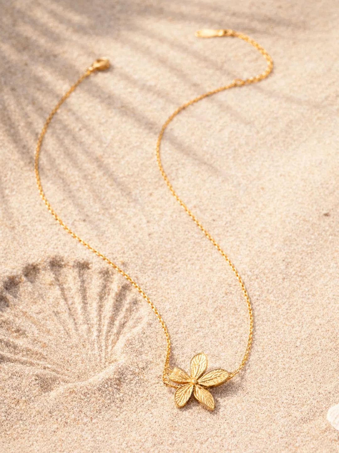 Demi Fine 18K Gold Plated Stainless steel Floral Pendant Chain Necklace
