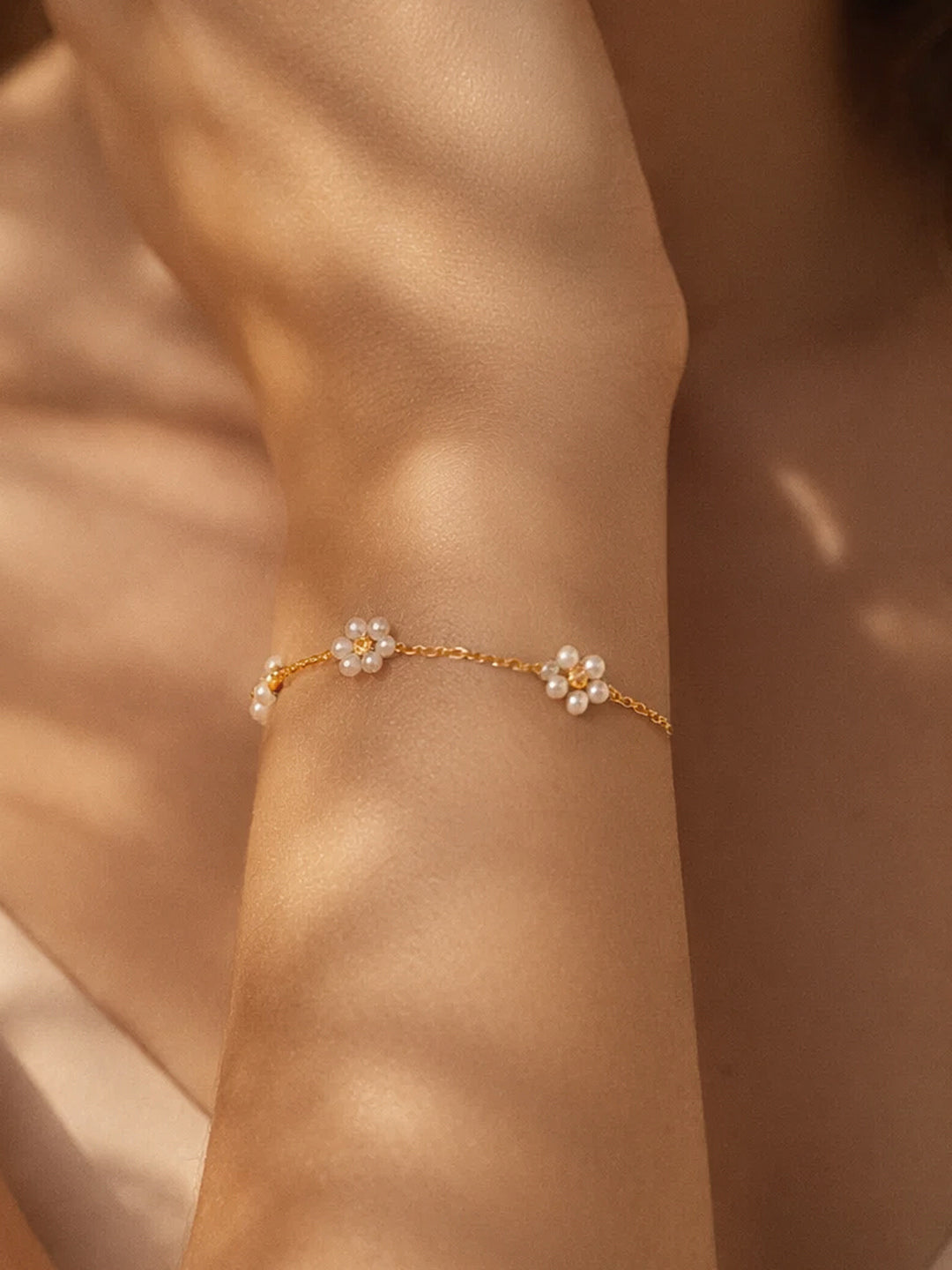 Demi Fine 18K Gold Plated Stainless steel Mini Pearl Floral Charm Chain Bracelet