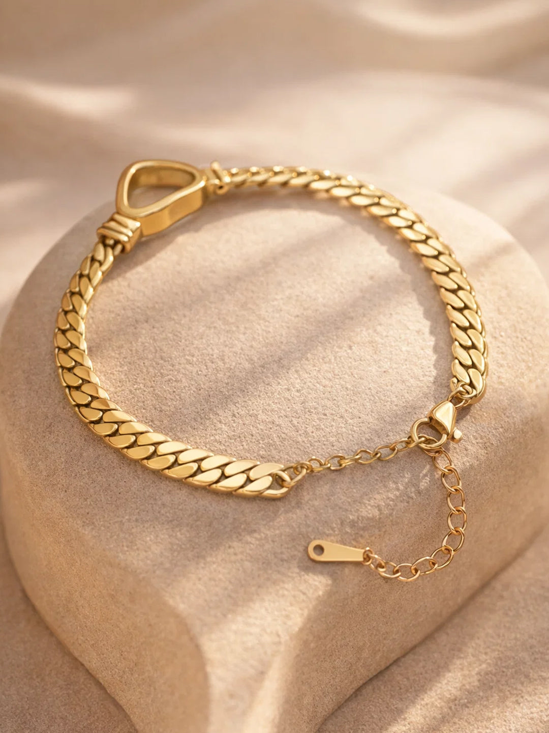 Demi Fine 18K Gold Plated Stainless steel Open Heart Chain Bracelet