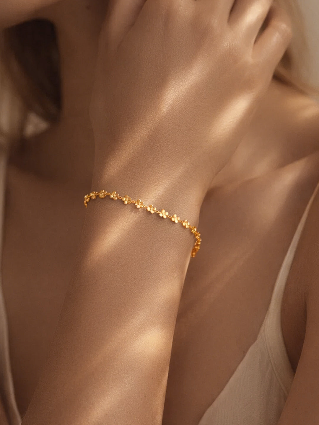 Demi Fine 18K Gold Plated Stainless steel Textured Disc Chain Bracelet