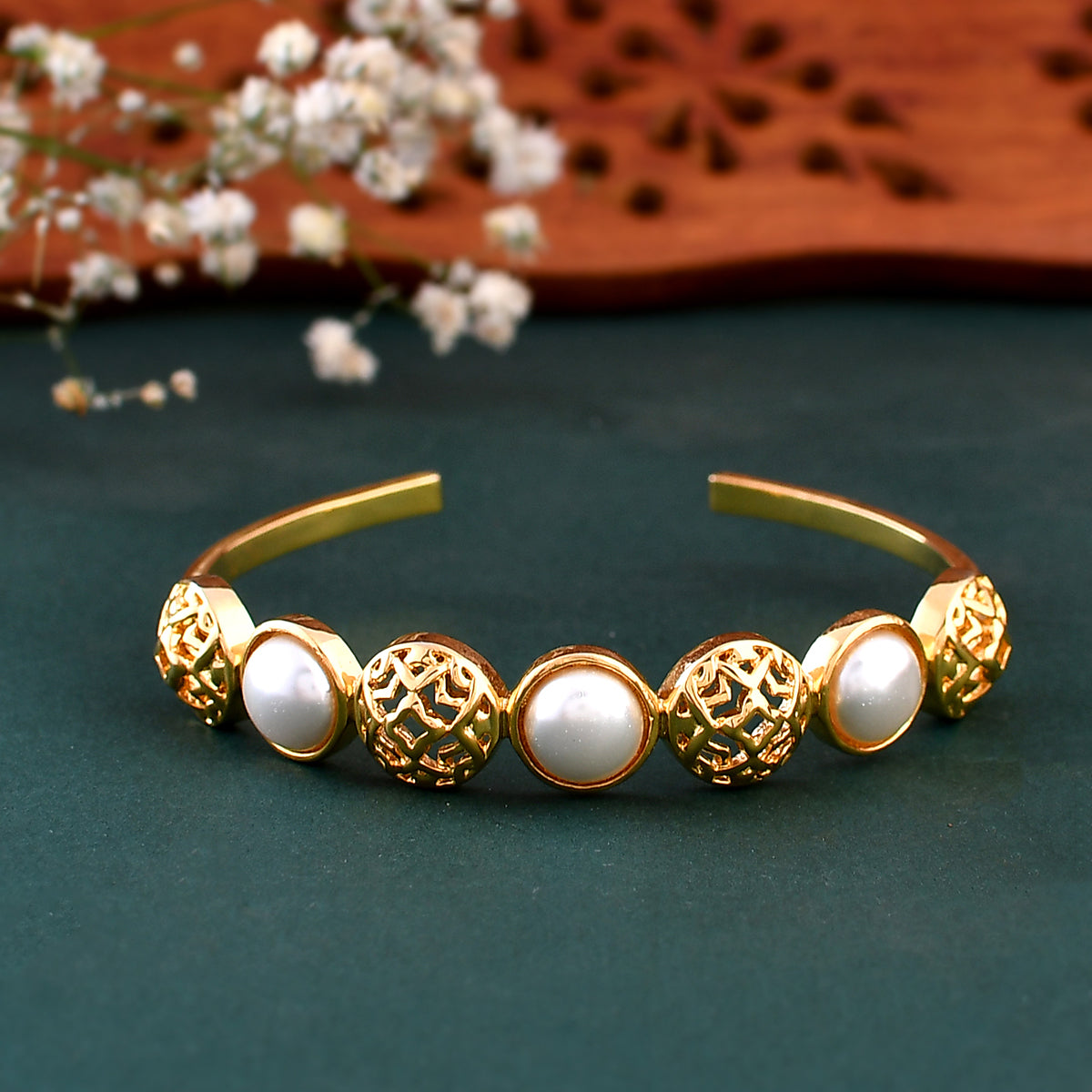 Nazakat Niswani Pearl Cuff