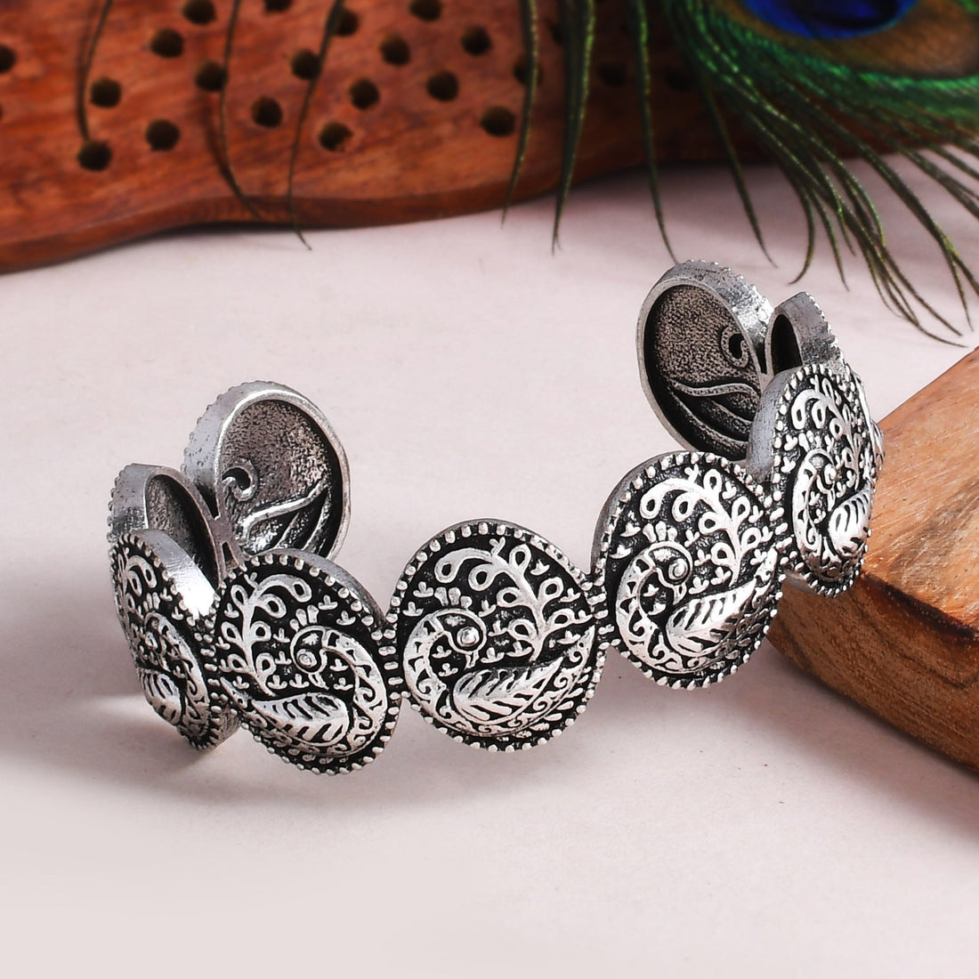 Morni Vannamayil Cuff