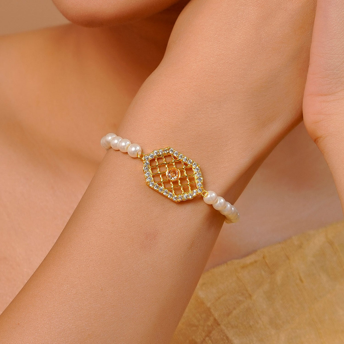 Radiant Veil Bracelet - Noor