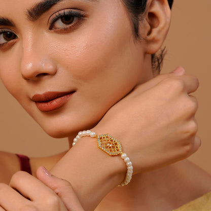 Radiant Veil Bracelet - Noor